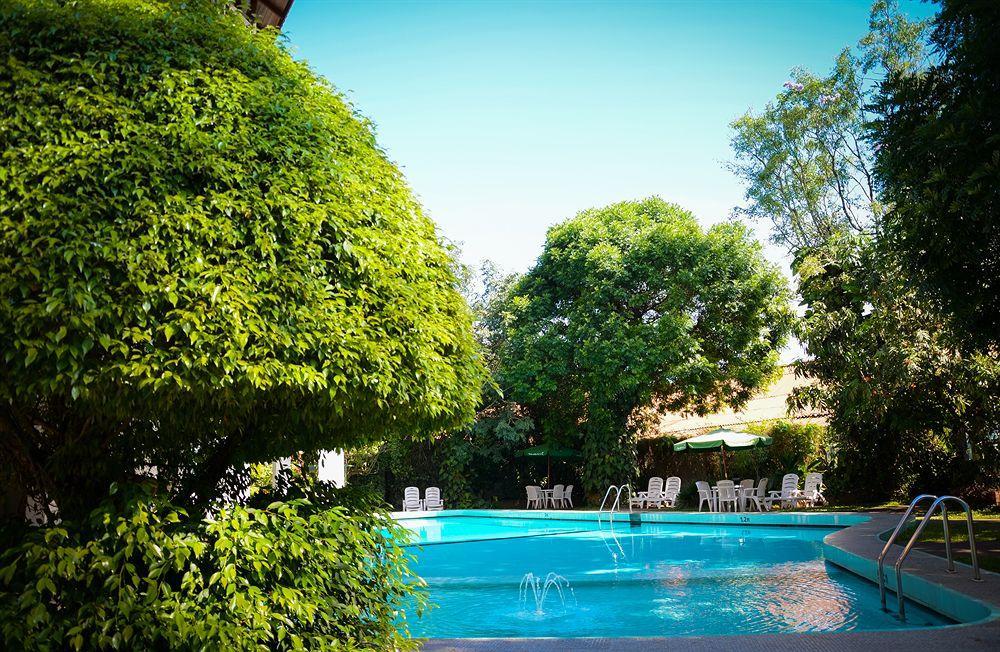 Hotel Hilltop كاندي المظهر الخارجي الصورة