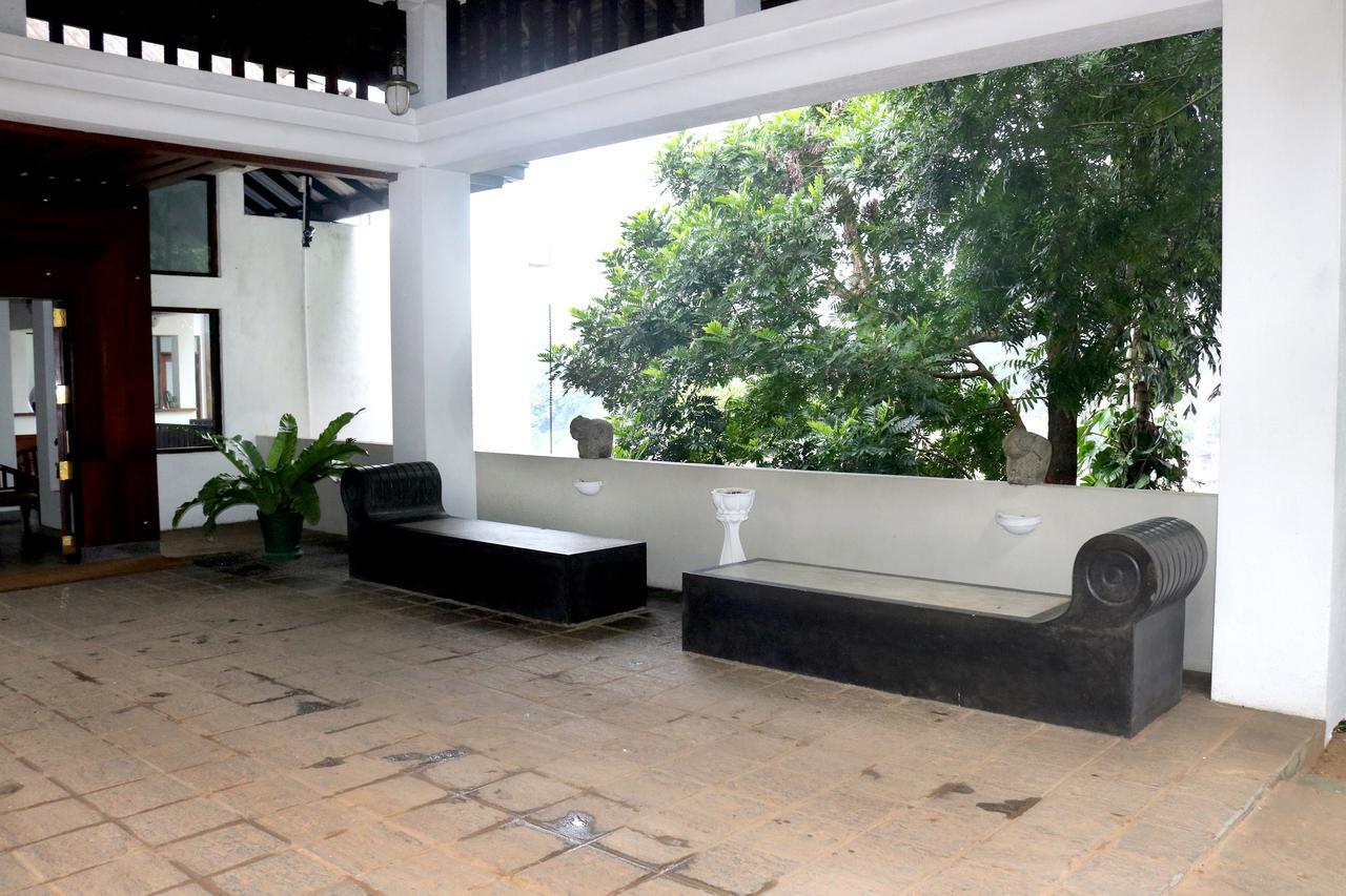 Hotel Hilltop كاندي المظهر الخارجي الصورة