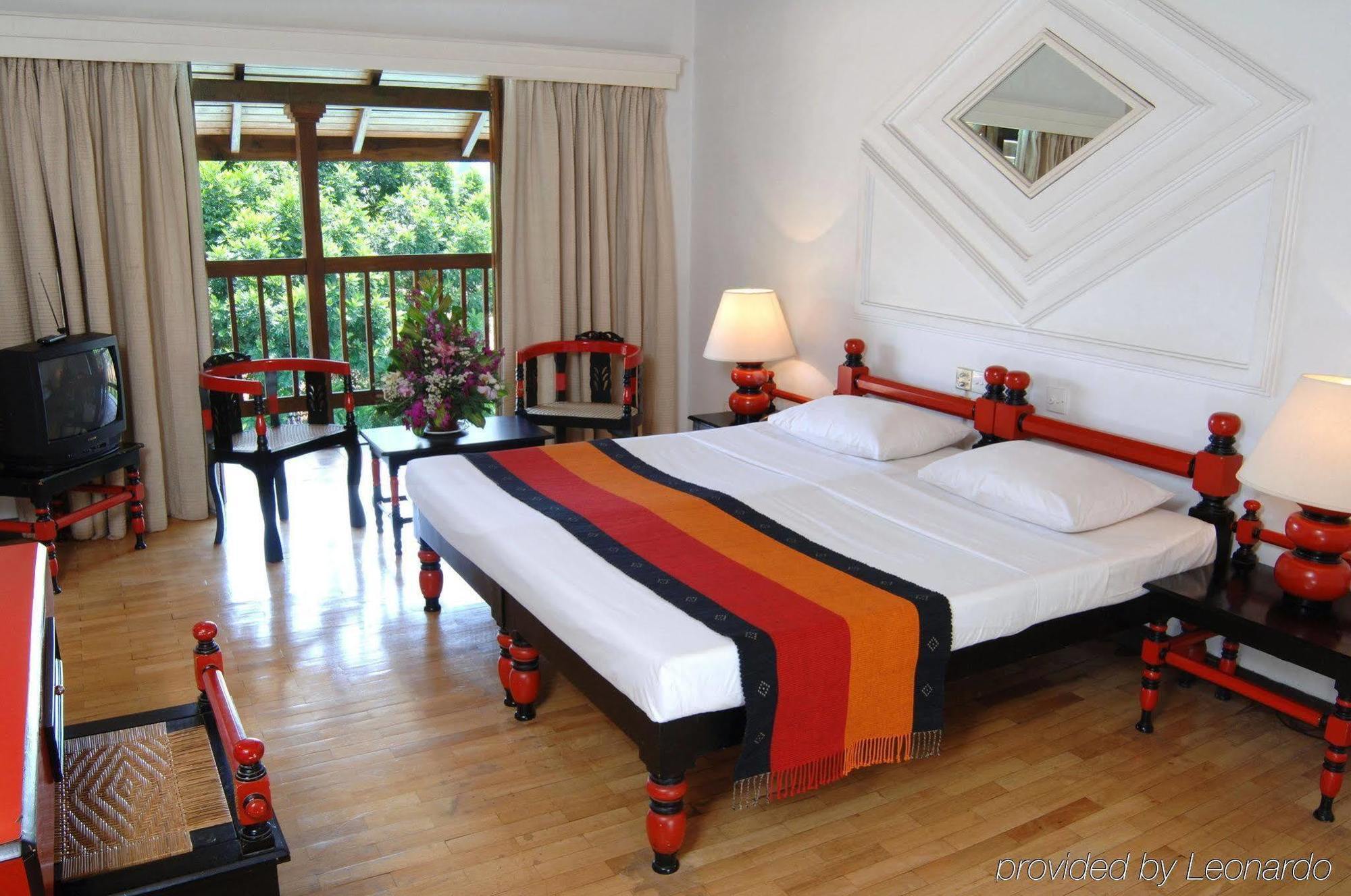 Hotel Hilltop كاندي المظهر الخارجي الصورة