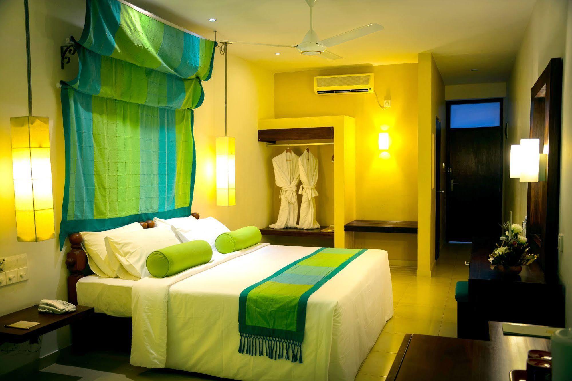 Hotel Hilltop كاندي المظهر الخارجي الصورة