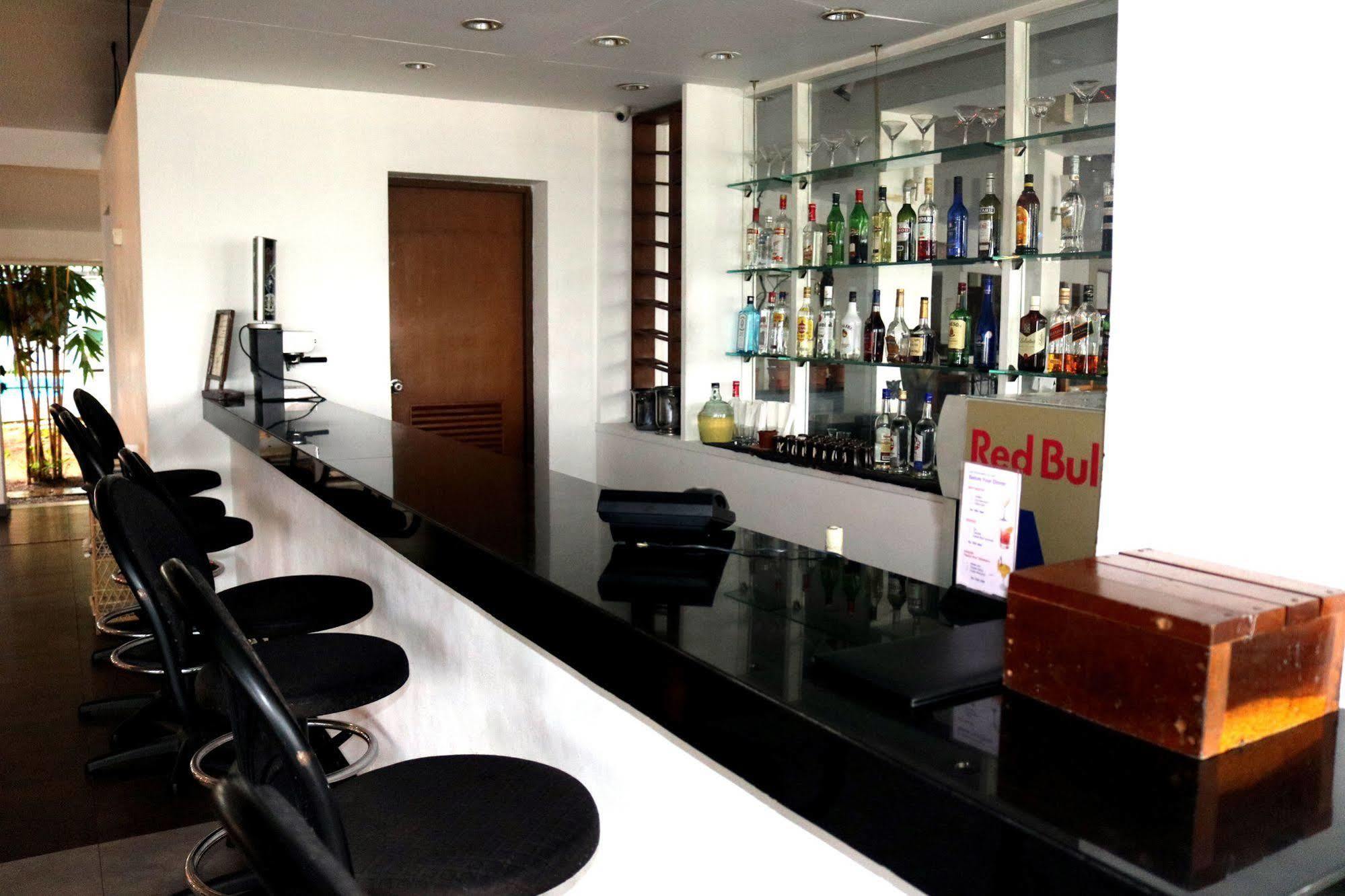 Hotel Hilltop كاندي المظهر الخارجي الصورة